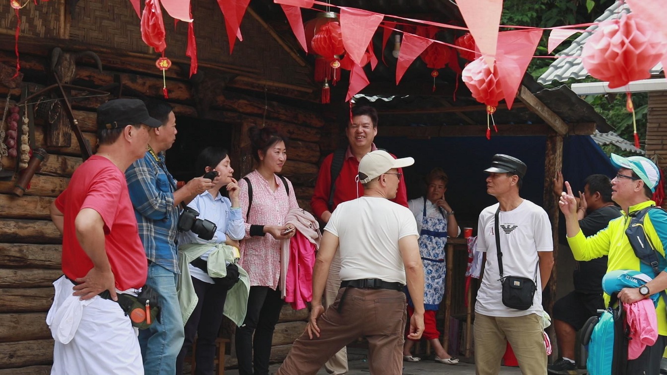 076逐渐兴起的乡村旅游(2).jpg