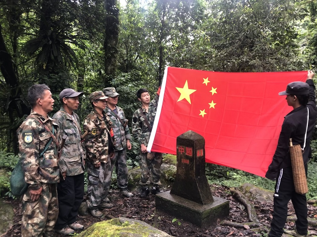 008独龙族护边员迪志新以巡护好边界报答习总书记的关怀(2).jpg