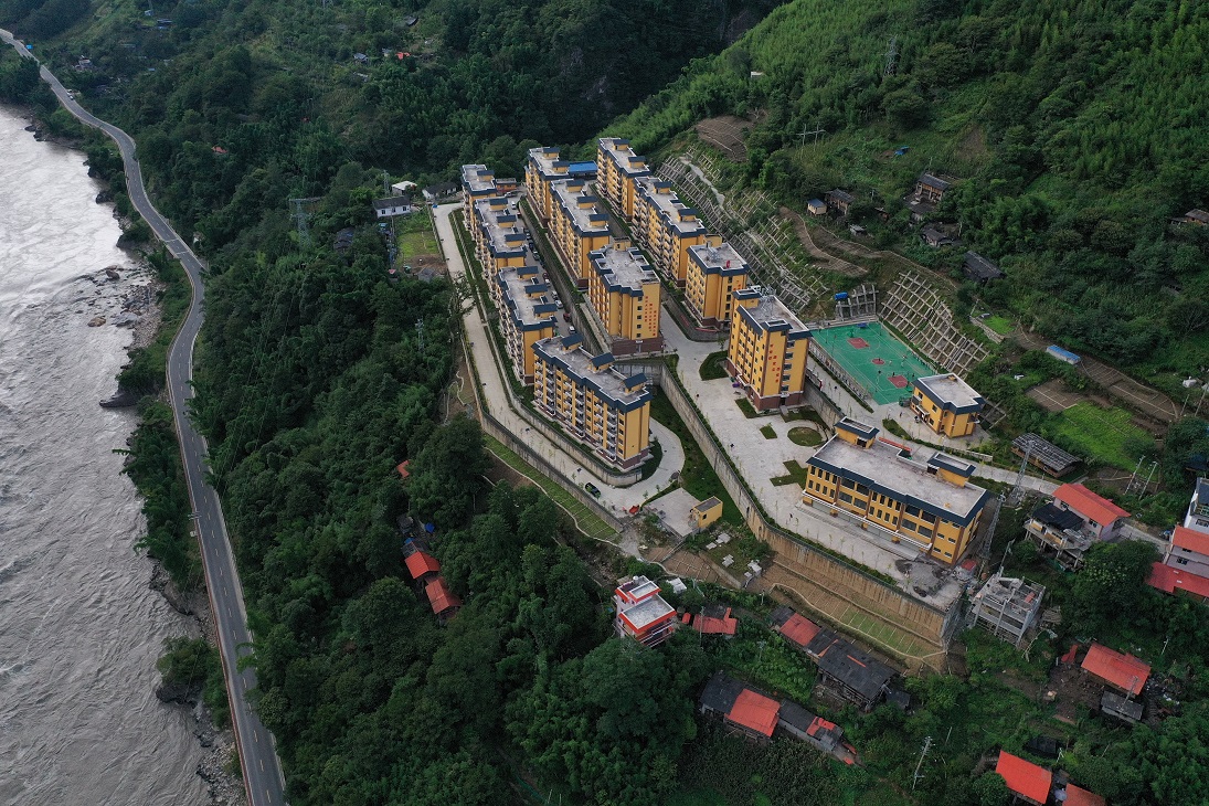 027易地扶贫搬迁抵边安置点(2).jpg