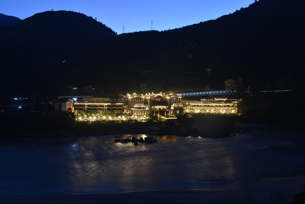 017云南能投建设登埂温泉半山酒店，助力怒江打造“大滇西旅游环线”重要一环(2).jpg